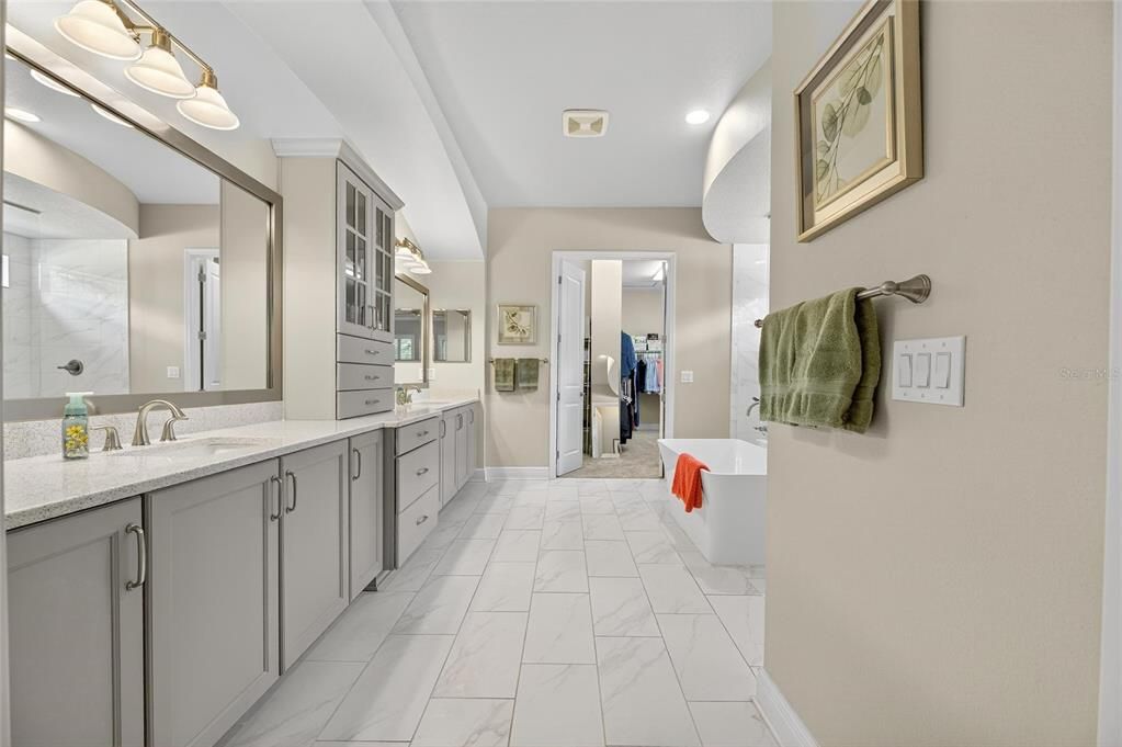 For Sale: $575,000 (2 beds, 2 baths, 2685 Square Feet)