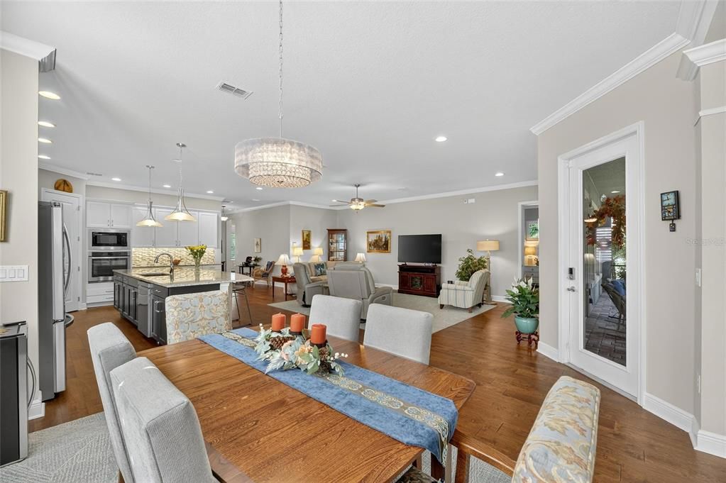 For Sale: $575,000 (2 beds, 2 baths, 2685 Square Feet)