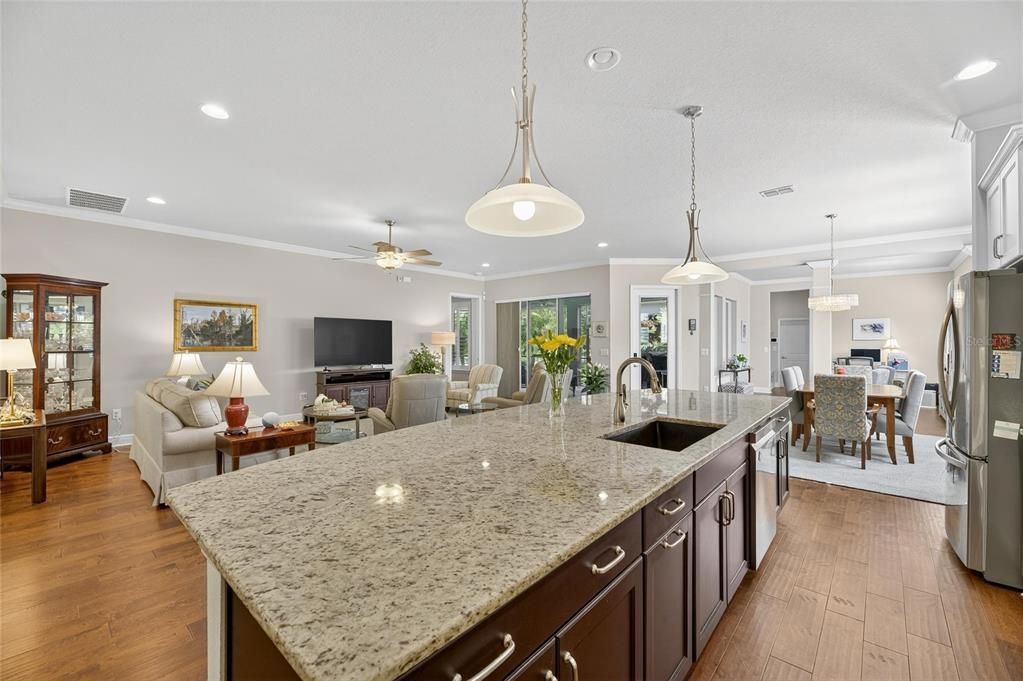 For Sale: $575,000 (2 beds, 2 baths, 2685 Square Feet)