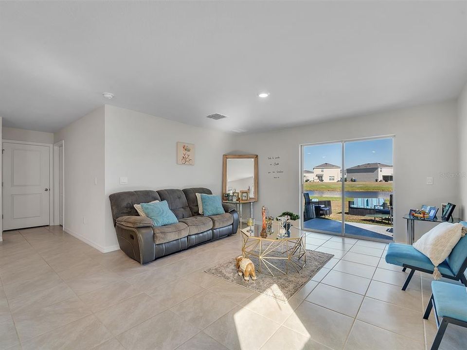 For Rent: $2,850 (5 beds, 3 baths, 2447 Square Feet)