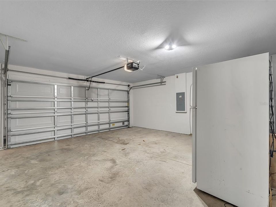 For Rent: $2,850 (5 beds, 3 baths, 2447 Square Feet)