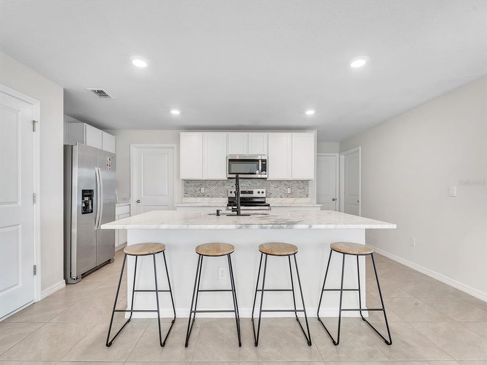 For Rent: $2,850 (5 beds, 3 baths, 2447 Square Feet)