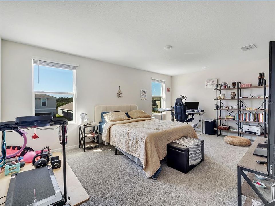 For Rent: $2,850 (5 beds, 3 baths, 2447 Square Feet)