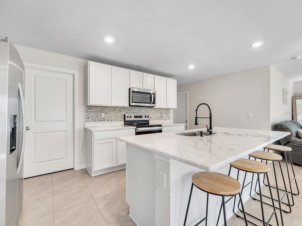 For Rent: $2,850 (5 beds, 3 baths, 2447 Square Feet)