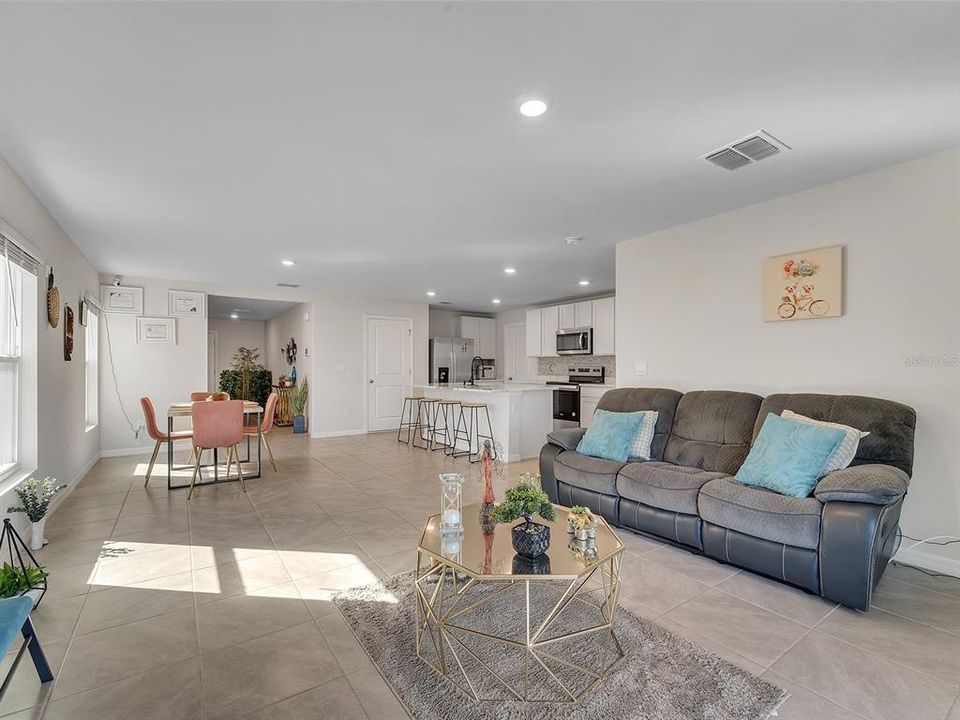 For Rent: $2,850 (5 beds, 3 baths, 2447 Square Feet)