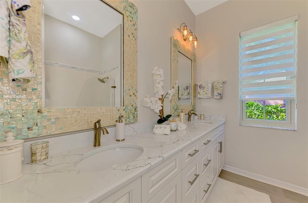 For Sale: $849,900 (3 beds, 2 baths, 2471 Square Feet)