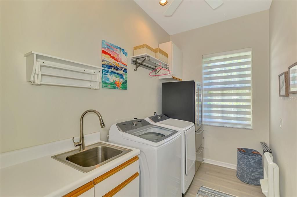 For Sale: $849,900 (3 beds, 2 baths, 2471 Square Feet)