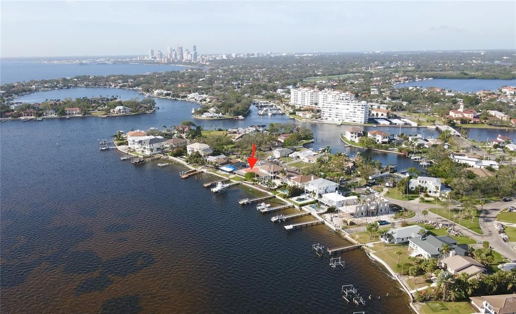 En Venta: $1,799,900 (0.23 acres)