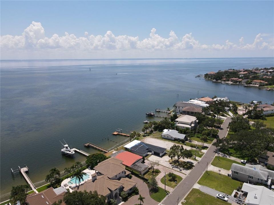 En Venta: $1,799,900 (0.23 acres)