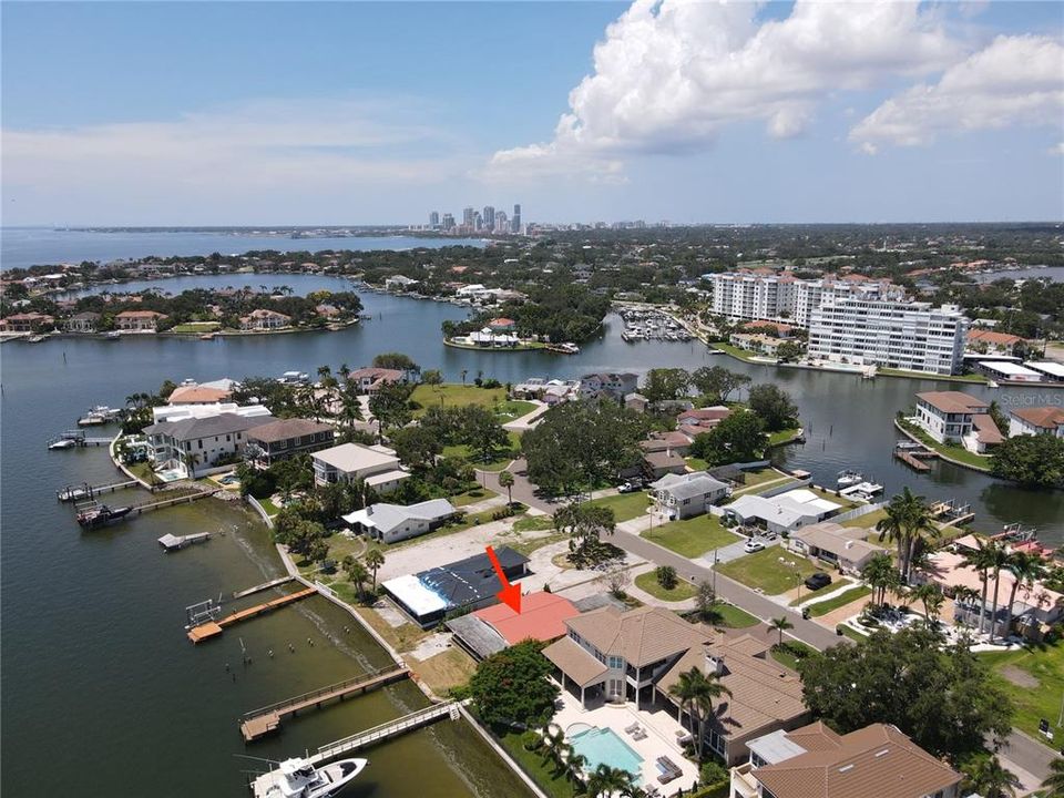 En Venta: $1,799,900 (0.23 acres)