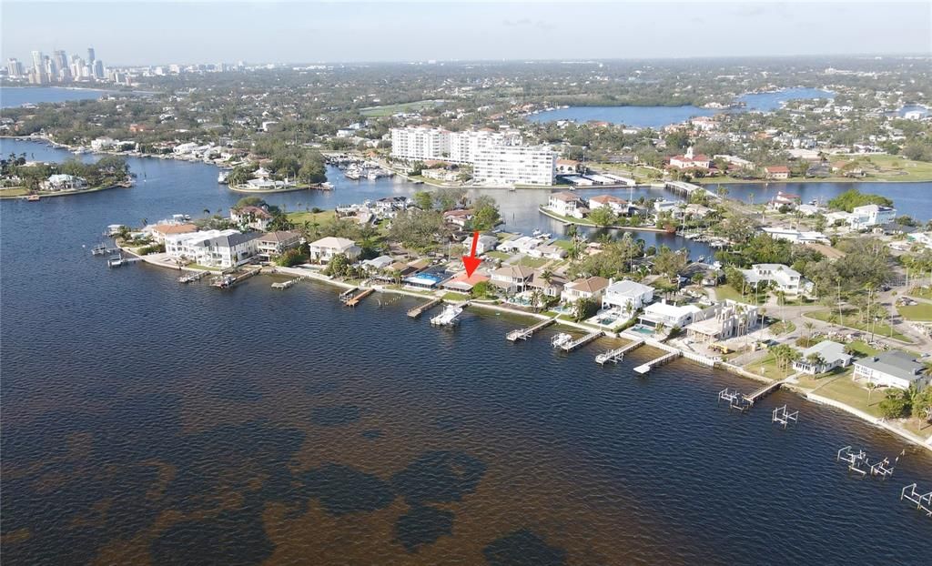 En Venta: $1,799,900 (0.23 acres)