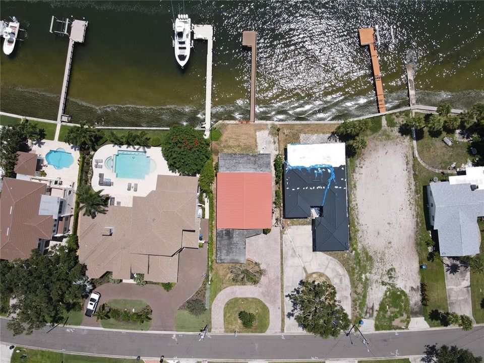 En Venta: $1,799,900 (0.23 acres)