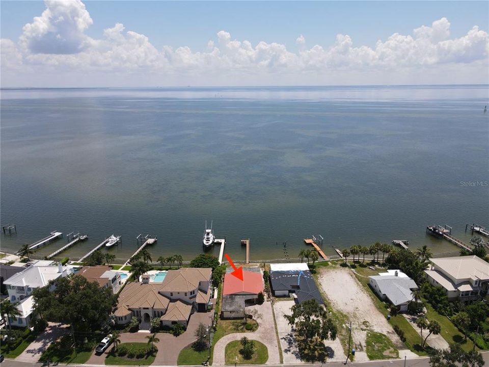 En Venta: $1,799,900 (0.23 acres)