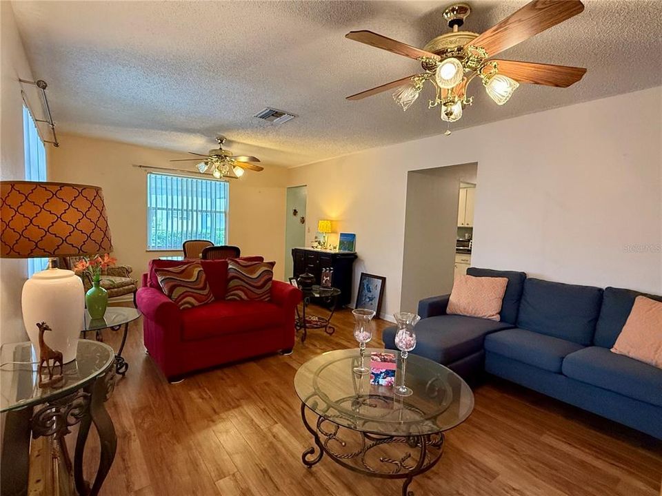 En Venta: $128,000 (2 camas, 2 baños, 816 Pies cuadrados)