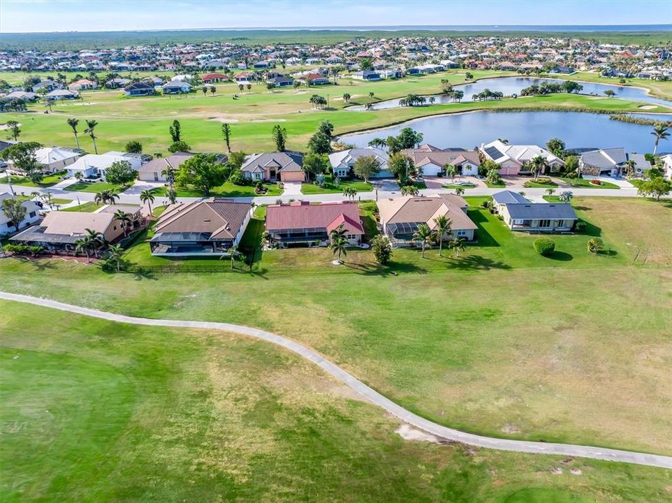 En Venta: $460,000 (3 camas, 2 baños, 2459 Pies cuadrados)