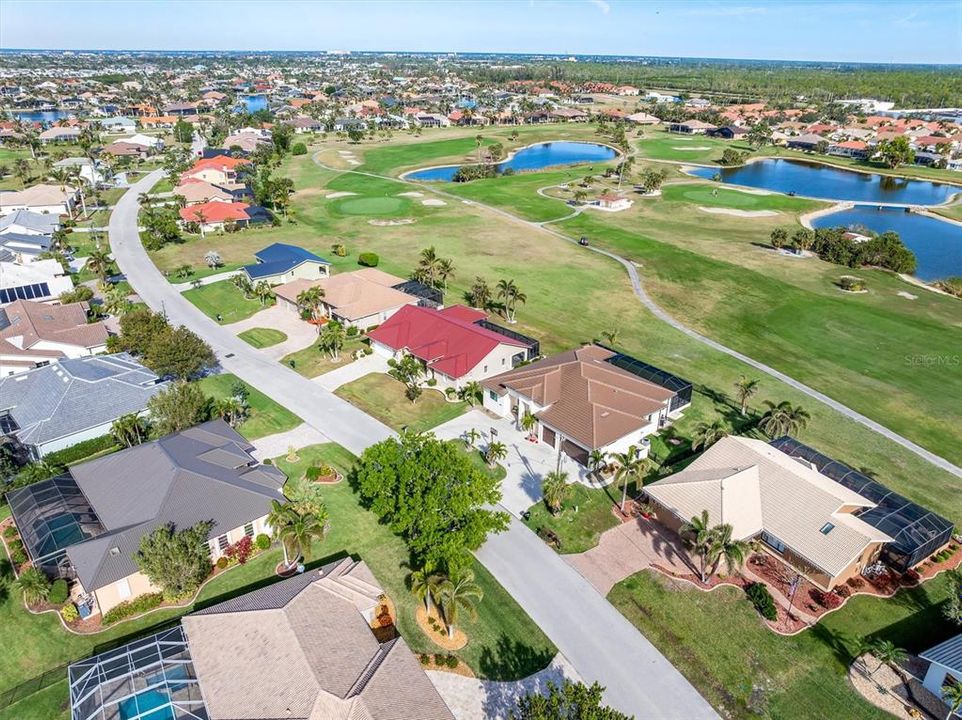 En Venta: $460,000 (3 camas, 2 baños, 2459 Pies cuadrados)