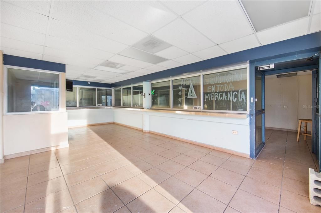 На продажу: $360,000 (4 спален, 0 ванн, 4469 Квадратных фут)