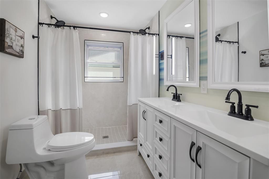 Под контрактом: $689,900 (3 спален, 2 ванн, 1905 Квадратных фут)