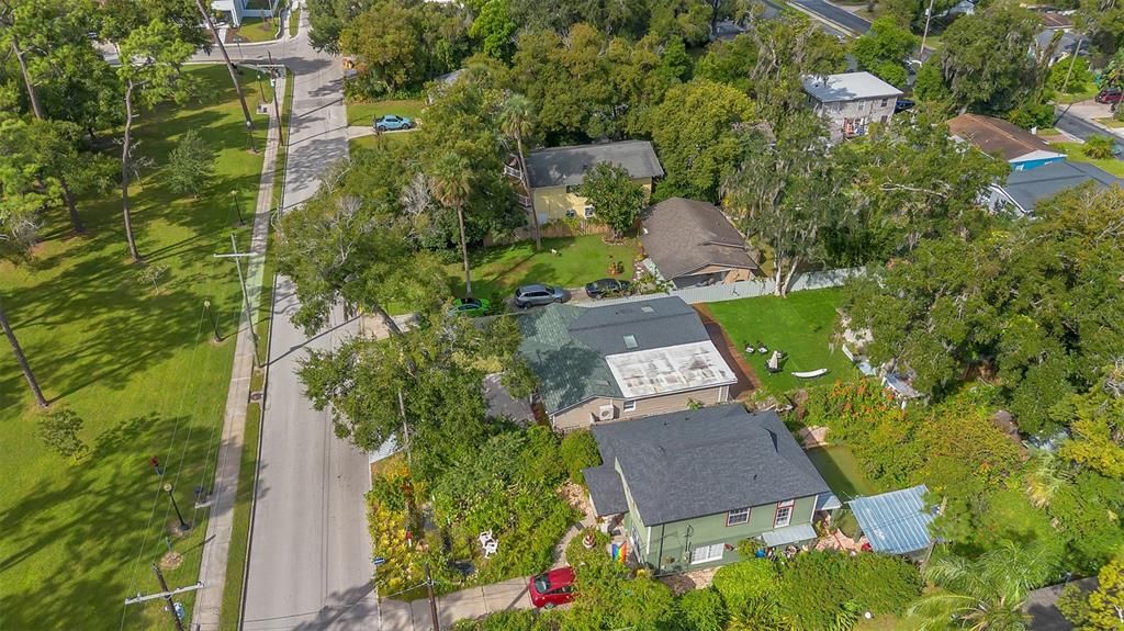 Под контрактом: $689,900 (3 спален, 2 ванн, 1905 Квадратных фут)