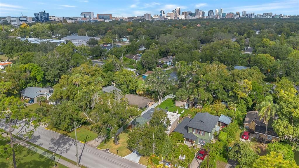 Под контрактом: $689,900 (3 спален, 2 ванн, 1905 Квадратных фут)