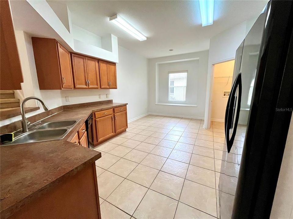 В аренду: $2,300 (4 спален, 3 ванн, 2567 Квадратных фут)