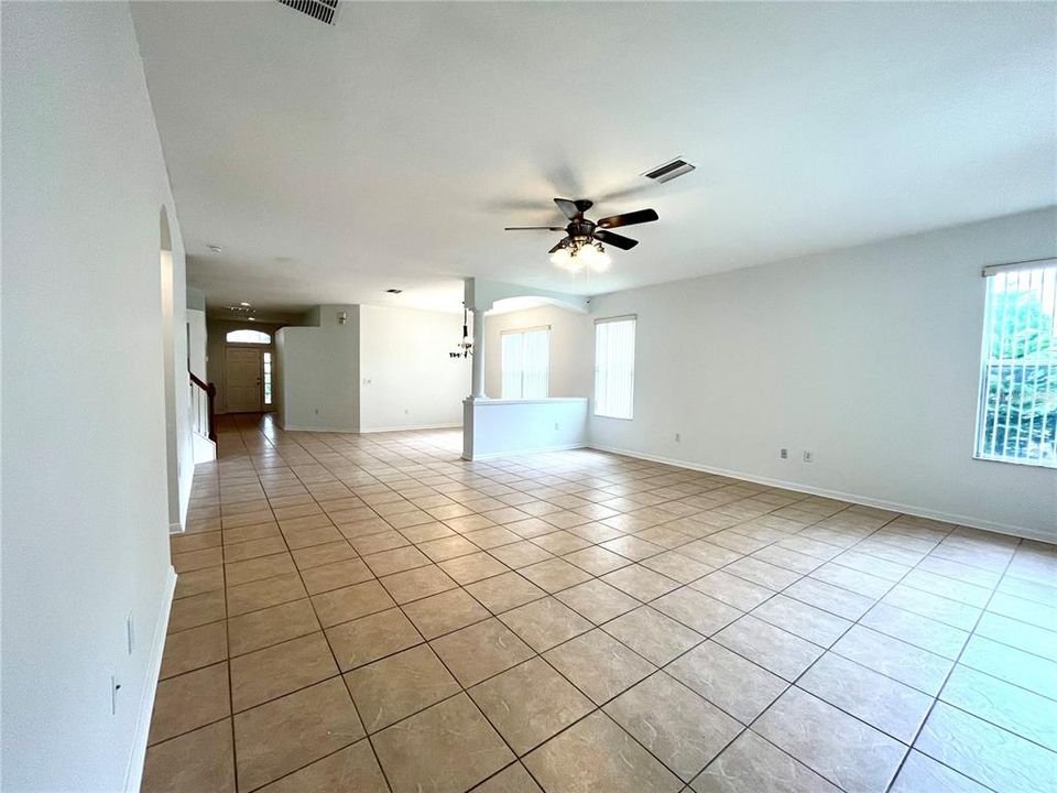 В аренду: $2,300 (4 спален, 3 ванн, 2567 Квадратных фут)