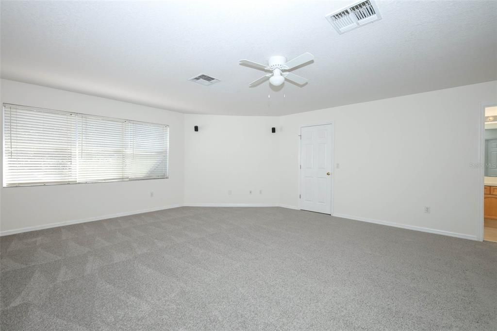 For Sale: $739,900 (4 beds, 4 baths, 3186 Square Feet)