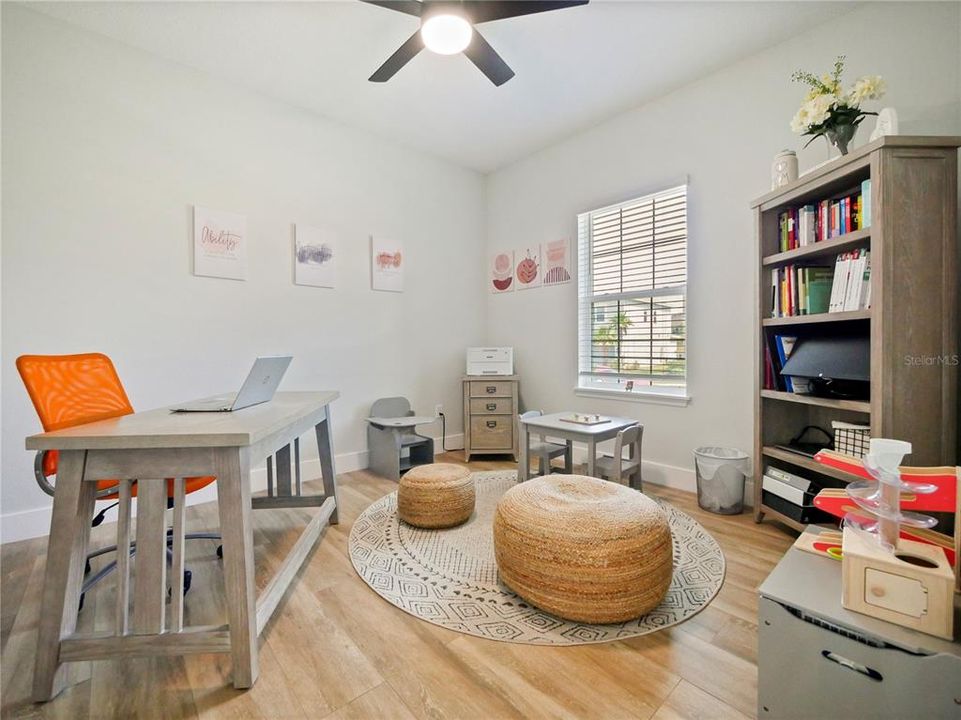 En Venta: $955,000 (6 camas, 3 baños, 4712 Pies cuadrados)