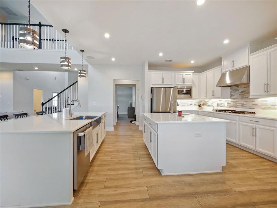 En Venta: $955,000 (6 camas, 3 baños, 4712 Pies cuadrados)