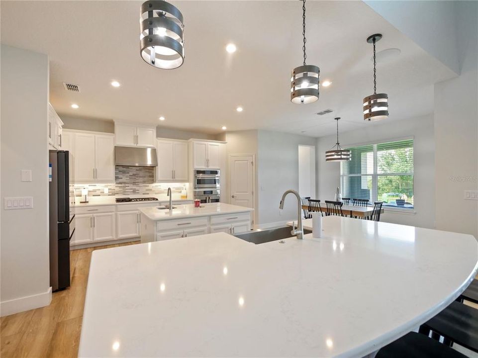 En Venta: $955,000 (6 camas, 3 baños, 4712 Pies cuadrados)