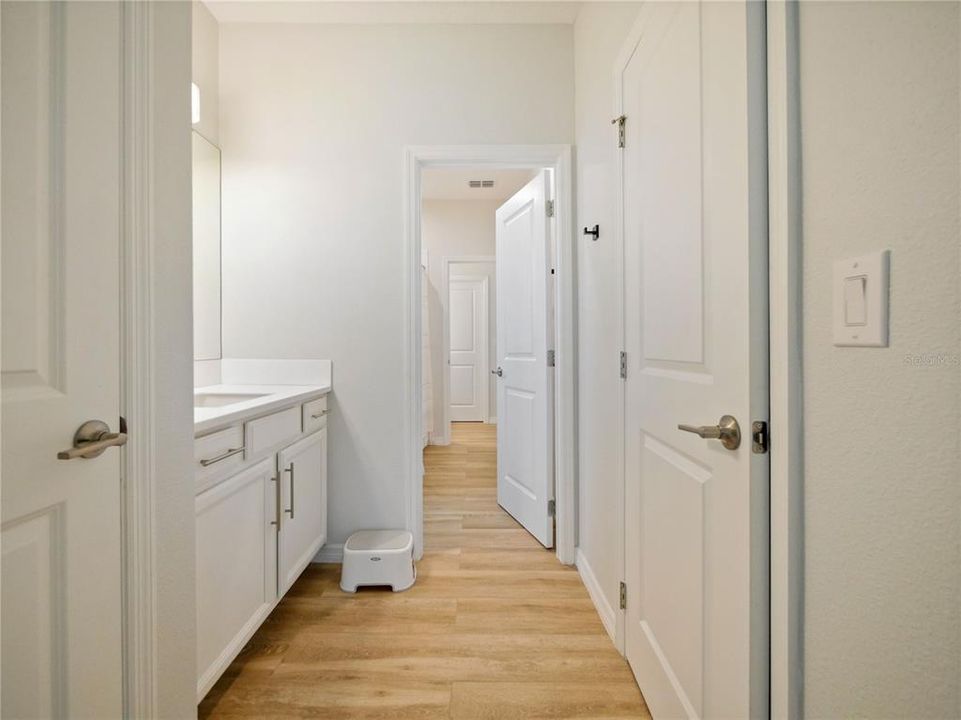 En Venta: $955,000 (6 camas, 3 baños, 4712 Pies cuadrados)