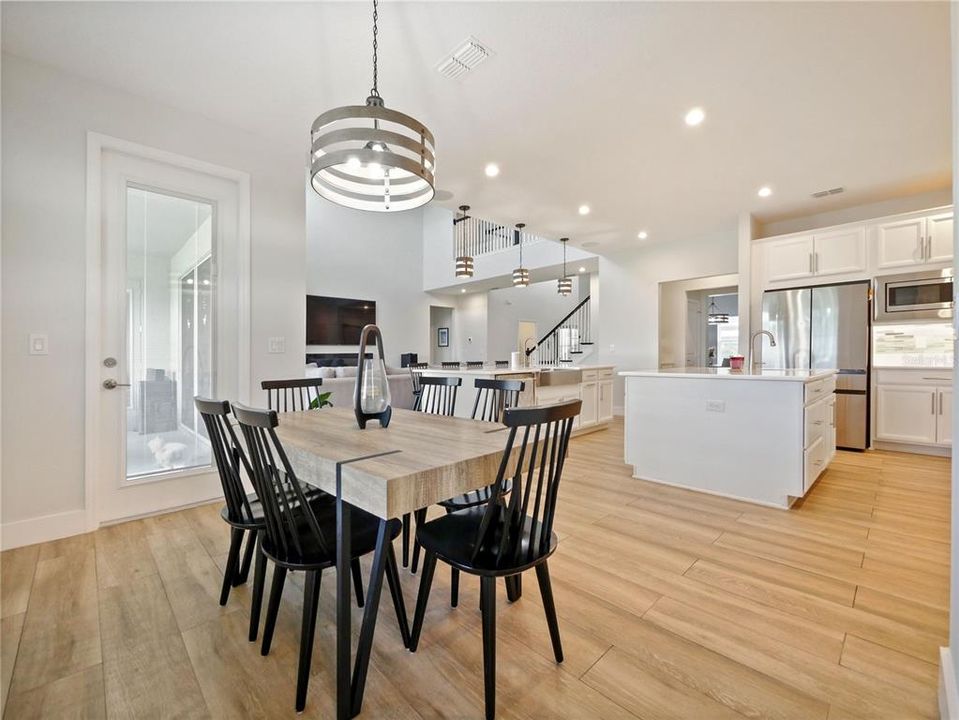 En Venta: $955,000 (6 camas, 3 baños, 4712 Pies cuadrados)