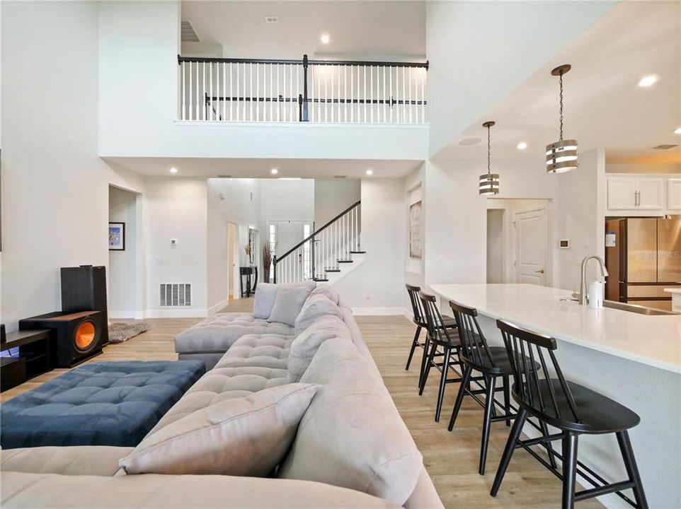 En Venta: $955,000 (6 camas, 3 baños, 4712 Pies cuadrados)