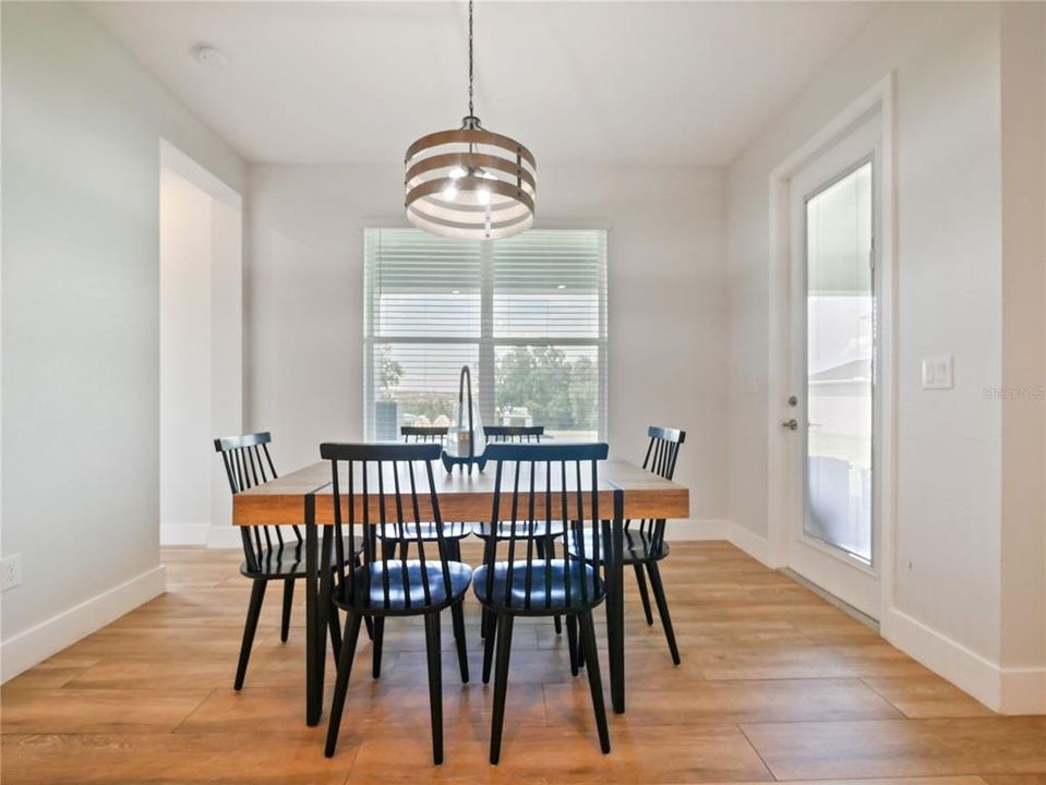 En Venta: $955,000 (6 camas, 3 baños, 4712 Pies cuadrados)