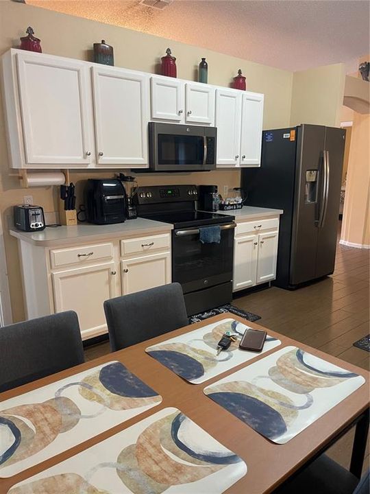 For Rent: $2,500 (4 beds, 2 baths, 2020 Square Feet)