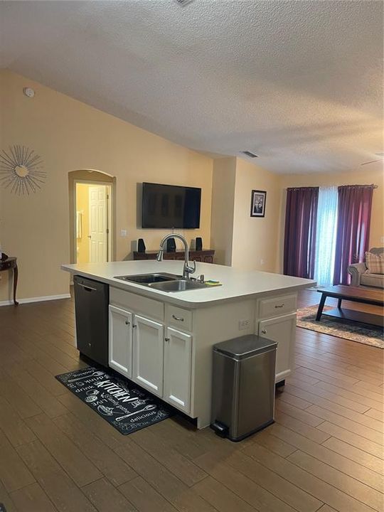 For Rent: $2,500 (4 beds, 2 baths, 2020 Square Feet)