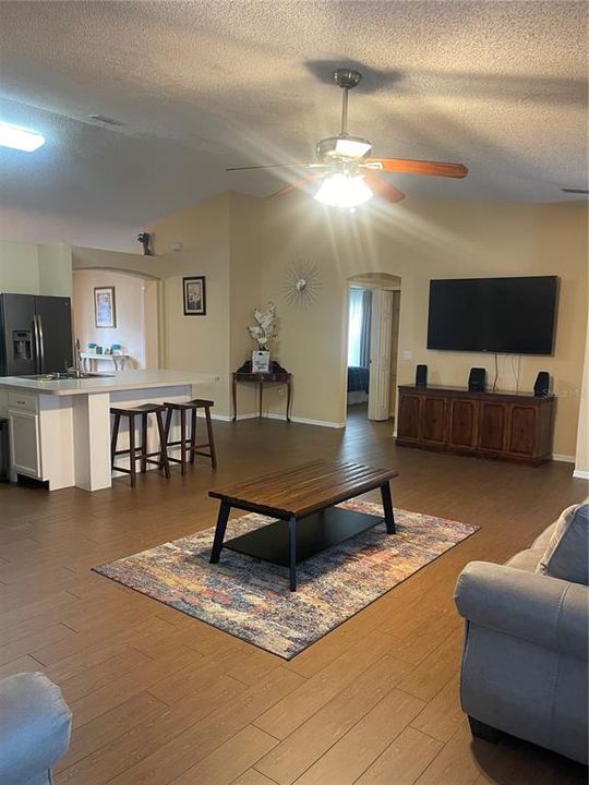 For Rent: $2,500 (4 beds, 2 baths, 2020 Square Feet)