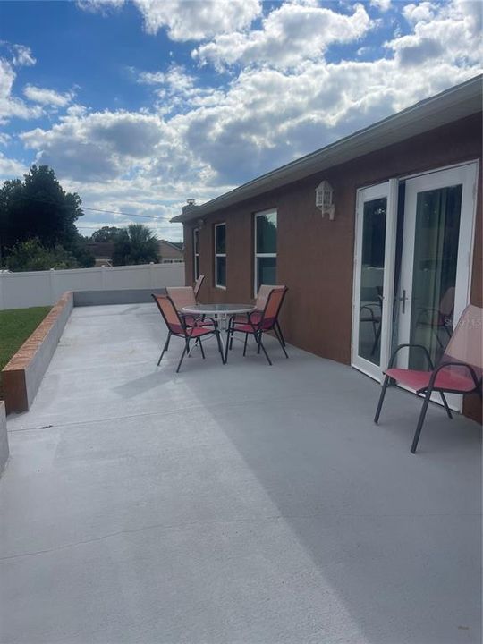 For Rent: $2,500 (4 beds, 2 baths, 2020 Square Feet)