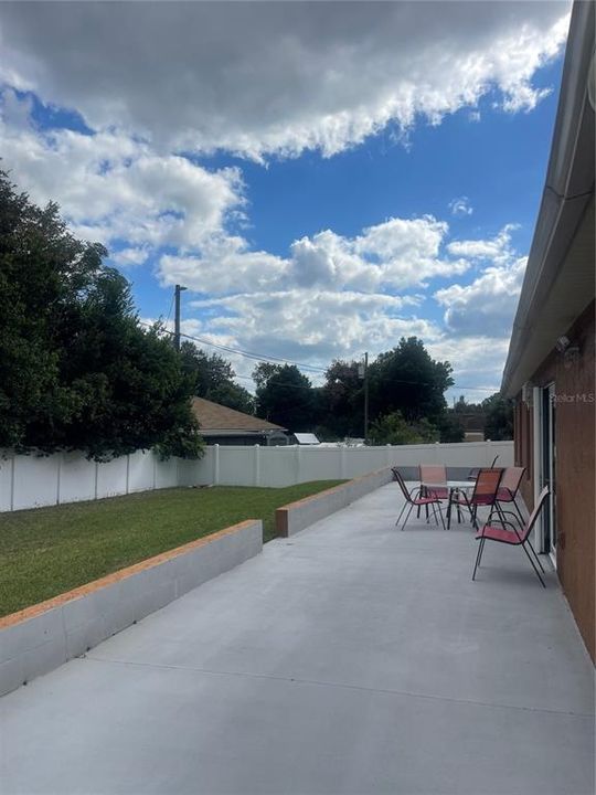 For Rent: $2,500 (4 beds, 2 baths, 2020 Square Feet)