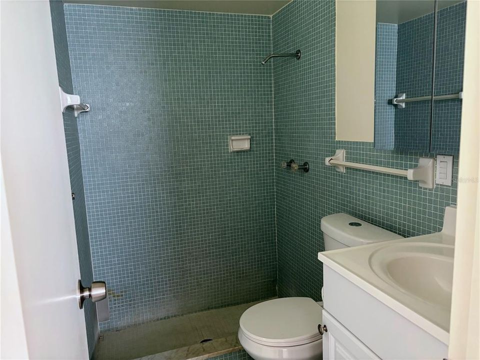 Под контрактом: $299,900 (3 спален, 2 ванн, 1288 Квадратных фут)