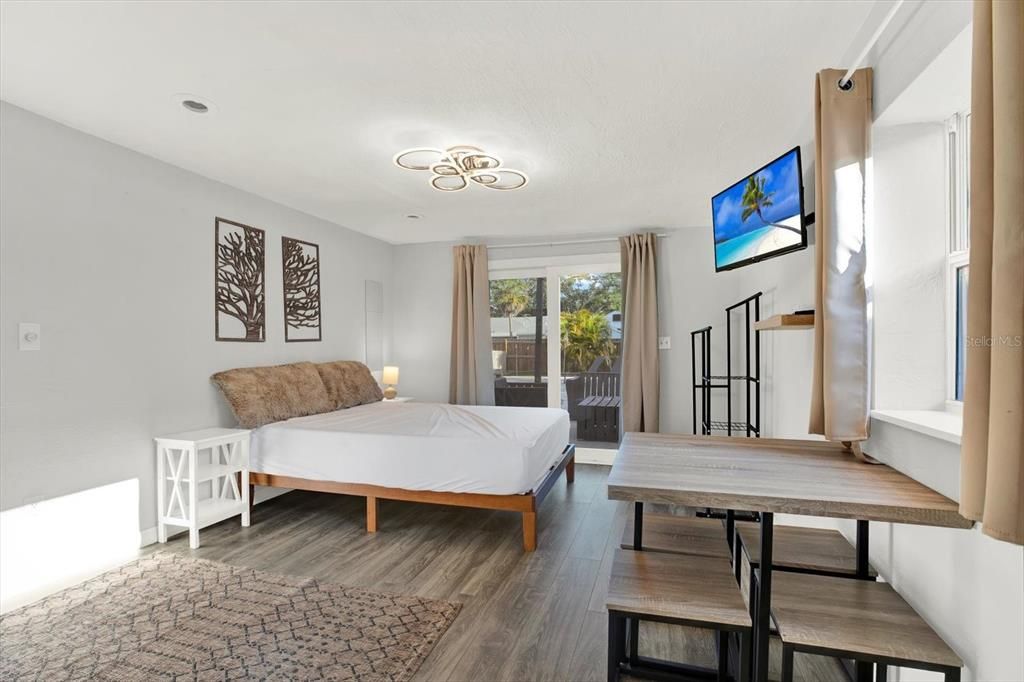 For Rent: $1,500 (1 beds, 1 baths, 254 Square Feet)