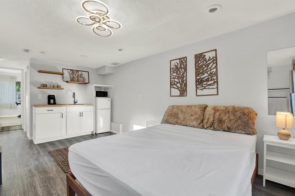 For Rent: $1,500 (1 beds, 1 baths, 254 Square Feet)