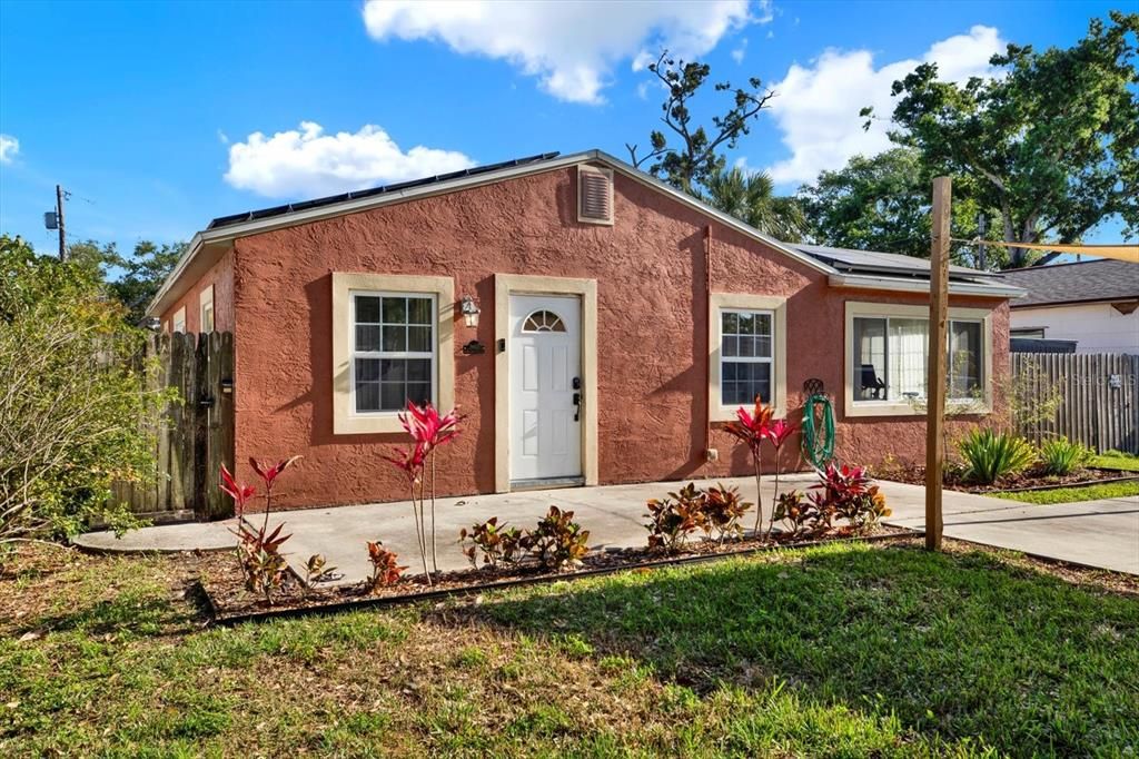 For Rent: $1,500 (1 beds, 1 baths, 254 Square Feet)