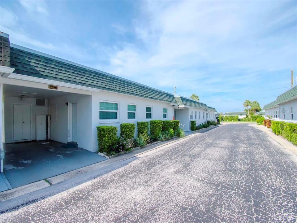 合同活跃: $135,000 (1 贝兹, 1 浴室, 630 平方英尺)