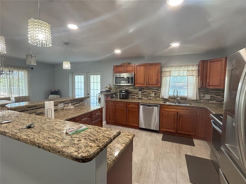 For Sale: $429,000 (5 beds, 4 baths, 2403 Square Feet)