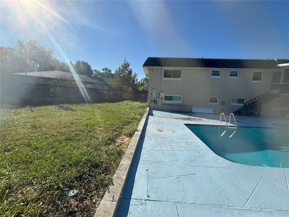 For Sale: $429,000 (5 beds, 4 baths, 2403 Square Feet)