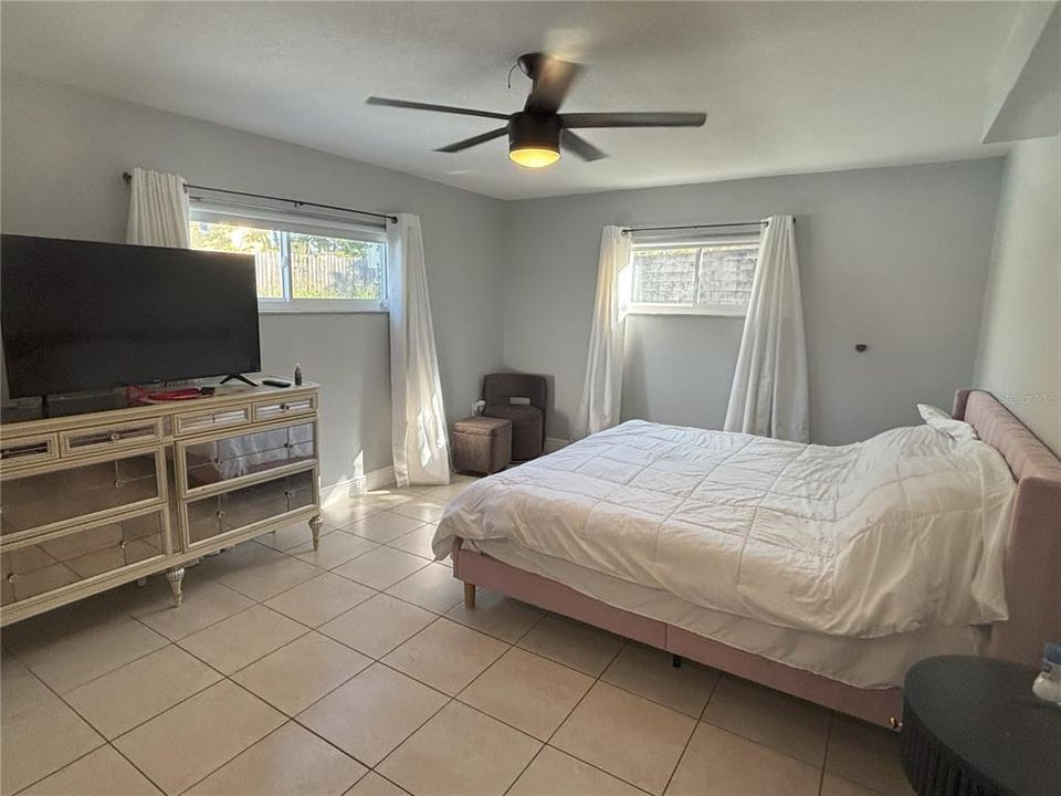 For Sale: $429,000 (5 beds, 4 baths, 2403 Square Feet)