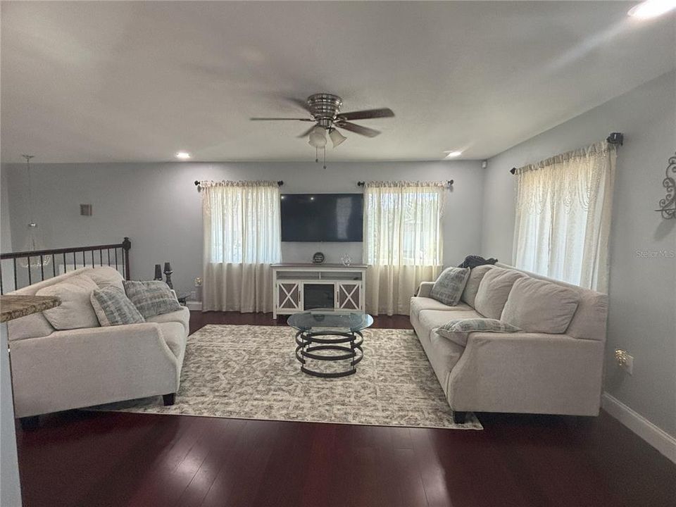 For Sale: $429,000 (5 beds, 4 baths, 2403 Square Feet)