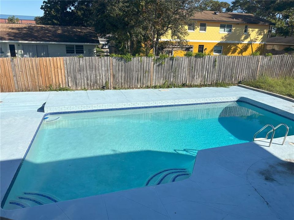 For Sale: $429,000 (5 beds, 4 baths, 2403 Square Feet)