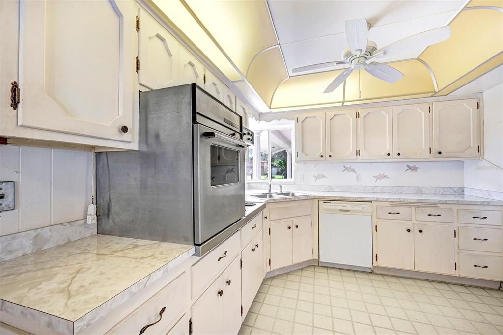 En Venta: $899,000 (3 camas, 2 baños, 1856 Pies cuadrados)